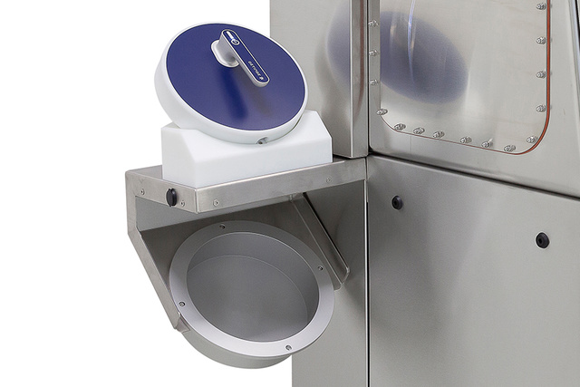Glove Leak Tester (GLT) integrated on an ISOFLEX-R isolator Glove Leak Tester (GLT) integrated on an ISOFLEX-R isolator